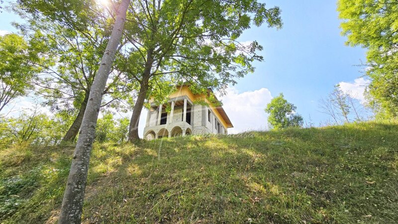 Valea Doftanei, vila si teren intr-un areal de vis, intre padure si rau